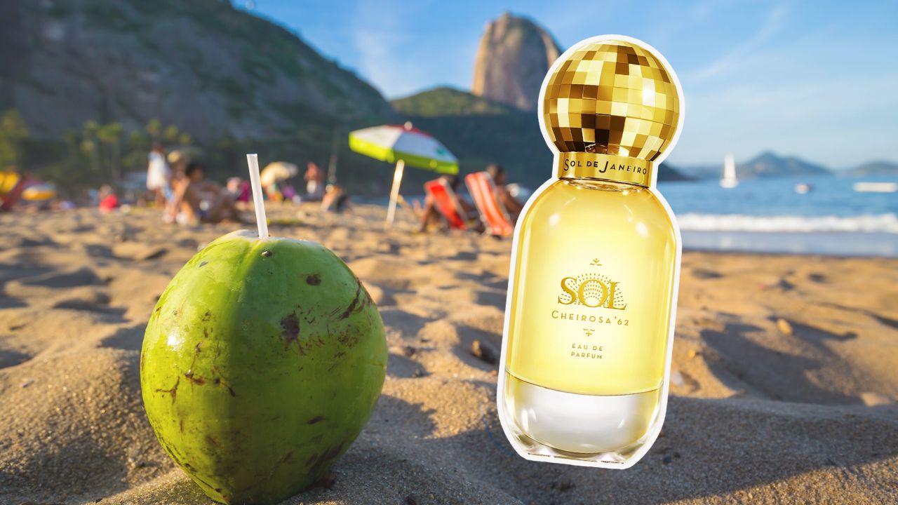 perfume SOL Cheirosa ’62 em uma montagem com uma praia do Rio de Janeiro ao fundo