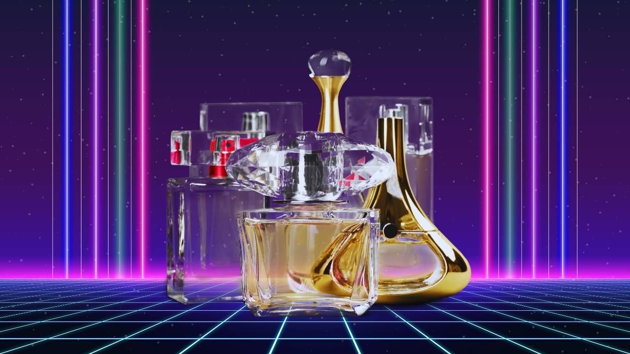 Montagem com frascos genéricos de perfumes em destaque e um fundo colorido e neon que remete aos ano 90